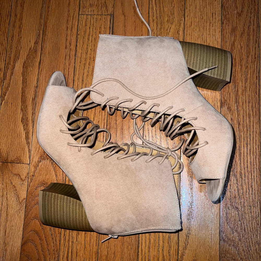 Qupid Laced Heeled Boots